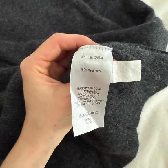 Quince charcoal cashmere sweater men’s M fits like women’s small/XS - Picture 6 of 8